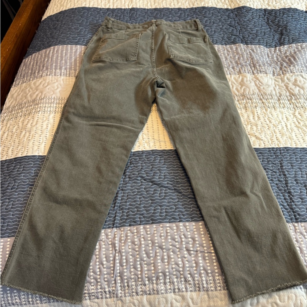 Denim cropped cargo jean